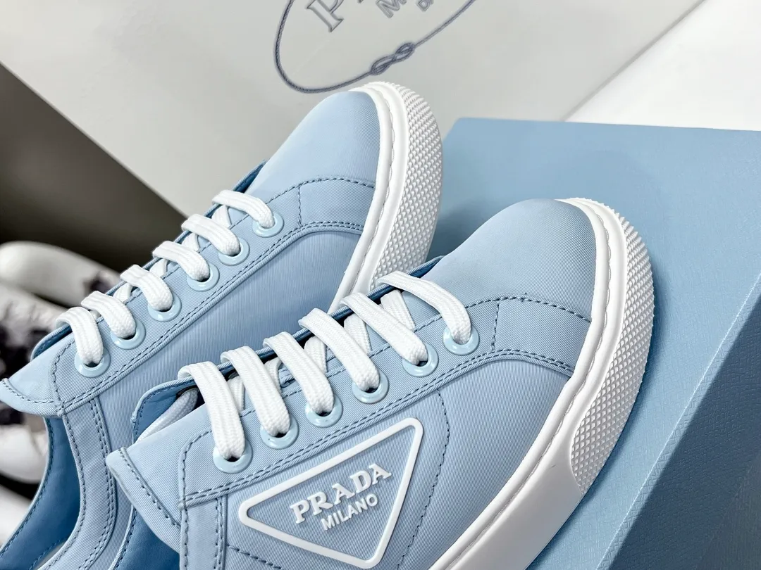 👟👟Ex-factory price 420👟👟 Purchasing level ⚡2023S launches Prada’s latest catwalk shoes, dad shoe series ͏ 💥PRADA's early spring catwalk model👠The fresh breeze has a bit of an expensive feel, and the upper is very perfect💃Elegant and elegant, crystal clear, no matter the quality of the accessories, they are all customized one-to-one, zero distance from the original version 1⃣Upper: imported waterproof twill + epoxy injection molding process 2⃣Inner: waterproof twill 3⃣Outsole: Original one-to-one molded rubber foam outsole 4⃣🔺Original packaging Heel height 4cm 5⃣Number of codes: 35-40, 41 non-returnable